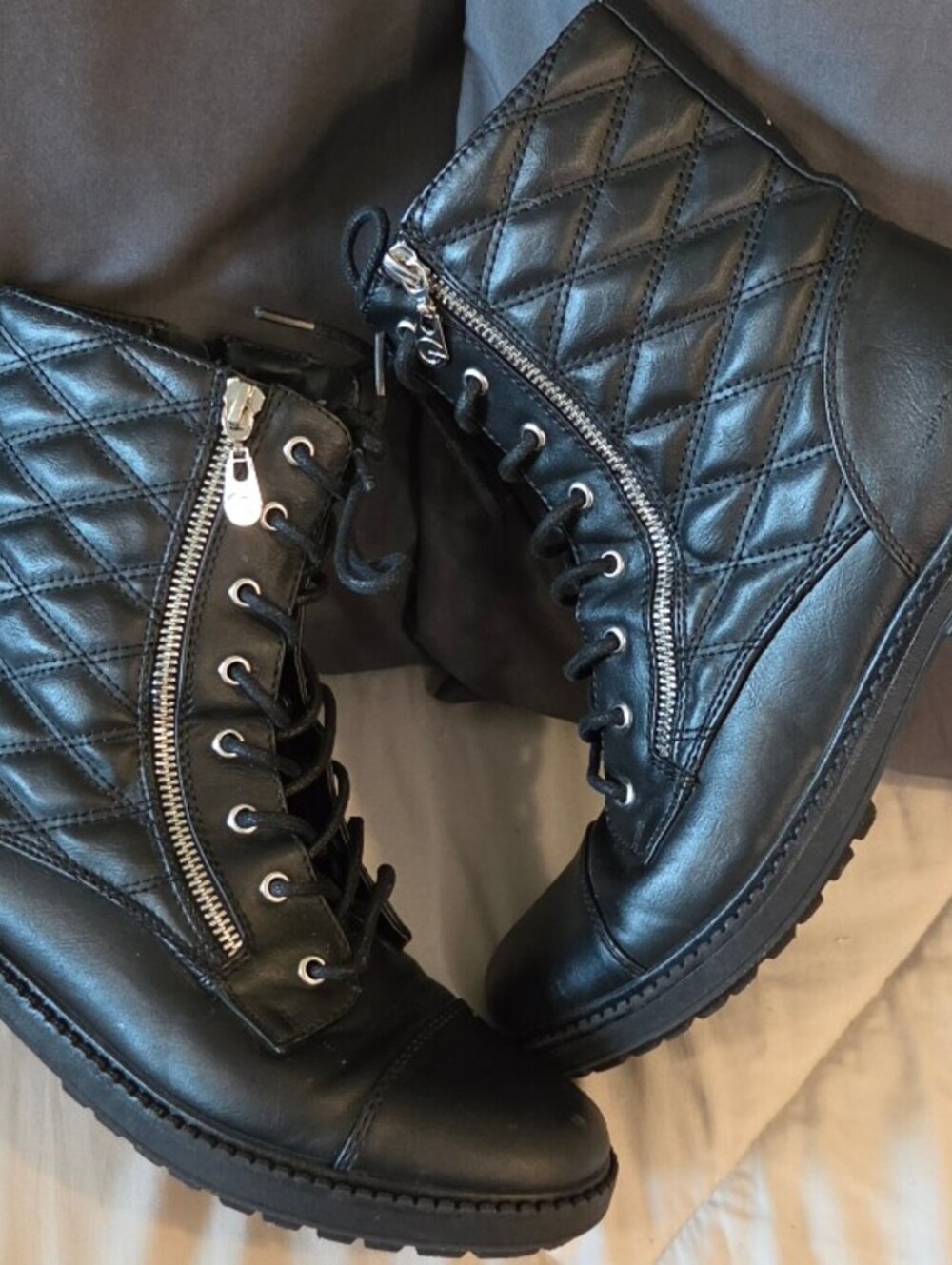 SOLD!! SOLD!! GBG Los Angeles Black Combat Boots with Side Zipper sz 9.5